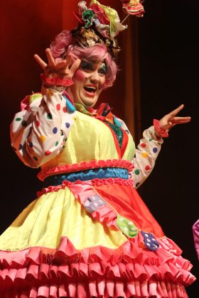 Widow Twankey, Aladdin Pantomime